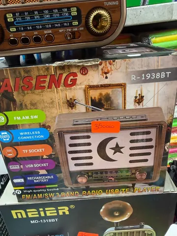 Retro Bluetooth Radio